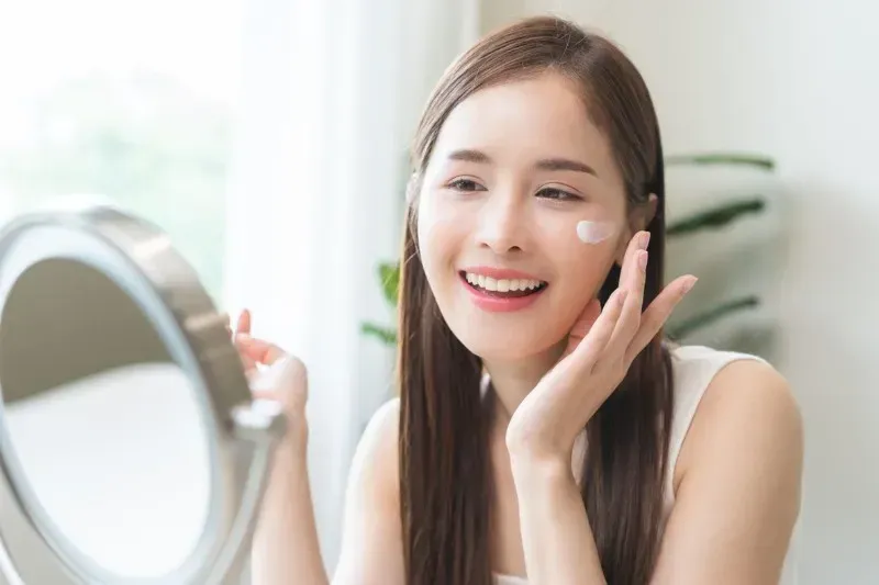 Dùng Retinol trong bao lâu thì da đẹp? Mốc thời gian và cách sử dụng hiệu quả